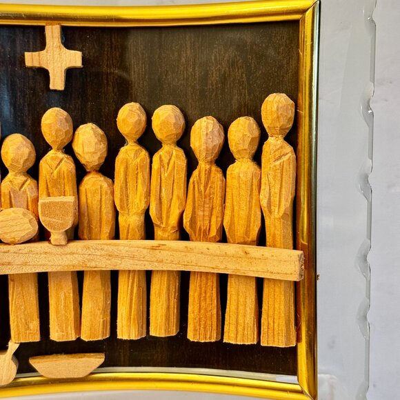 The Last Supper Scene 3D Hand Carved Wood Free Standing Curve Edge Glass Frame - Picture 5 of 13